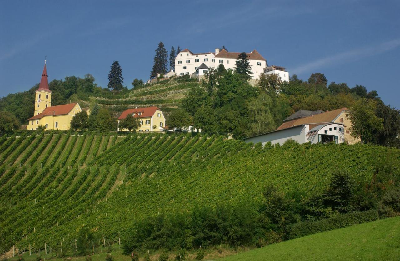 Schloss Kapfenstein Exterior photo